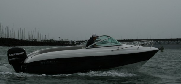 Boats- GRP Atomix 550 S-4