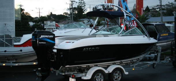 Boats- GRP Atomix 550 S-8