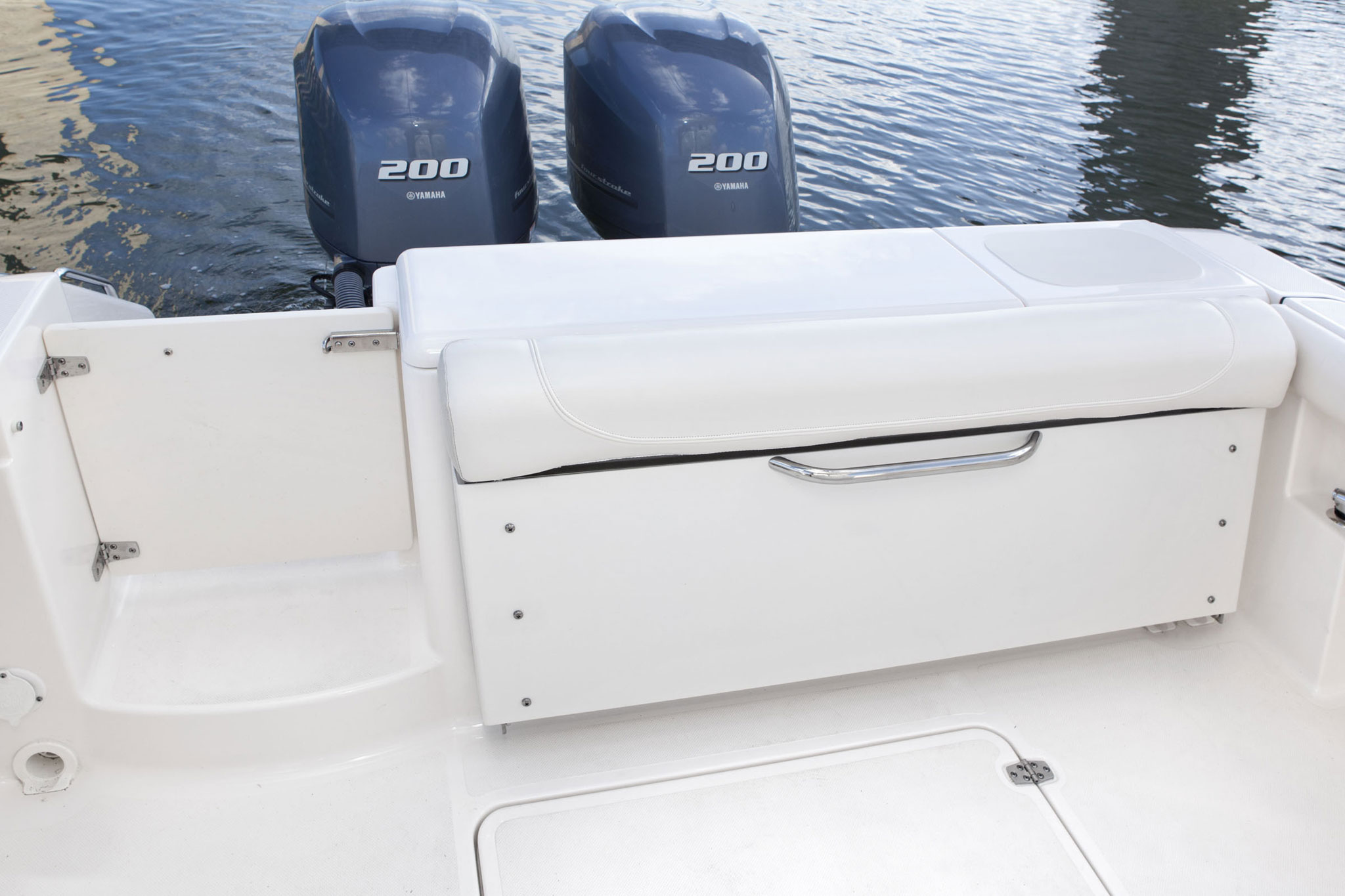 pursuit C 260 CENTER CONSOLE-20