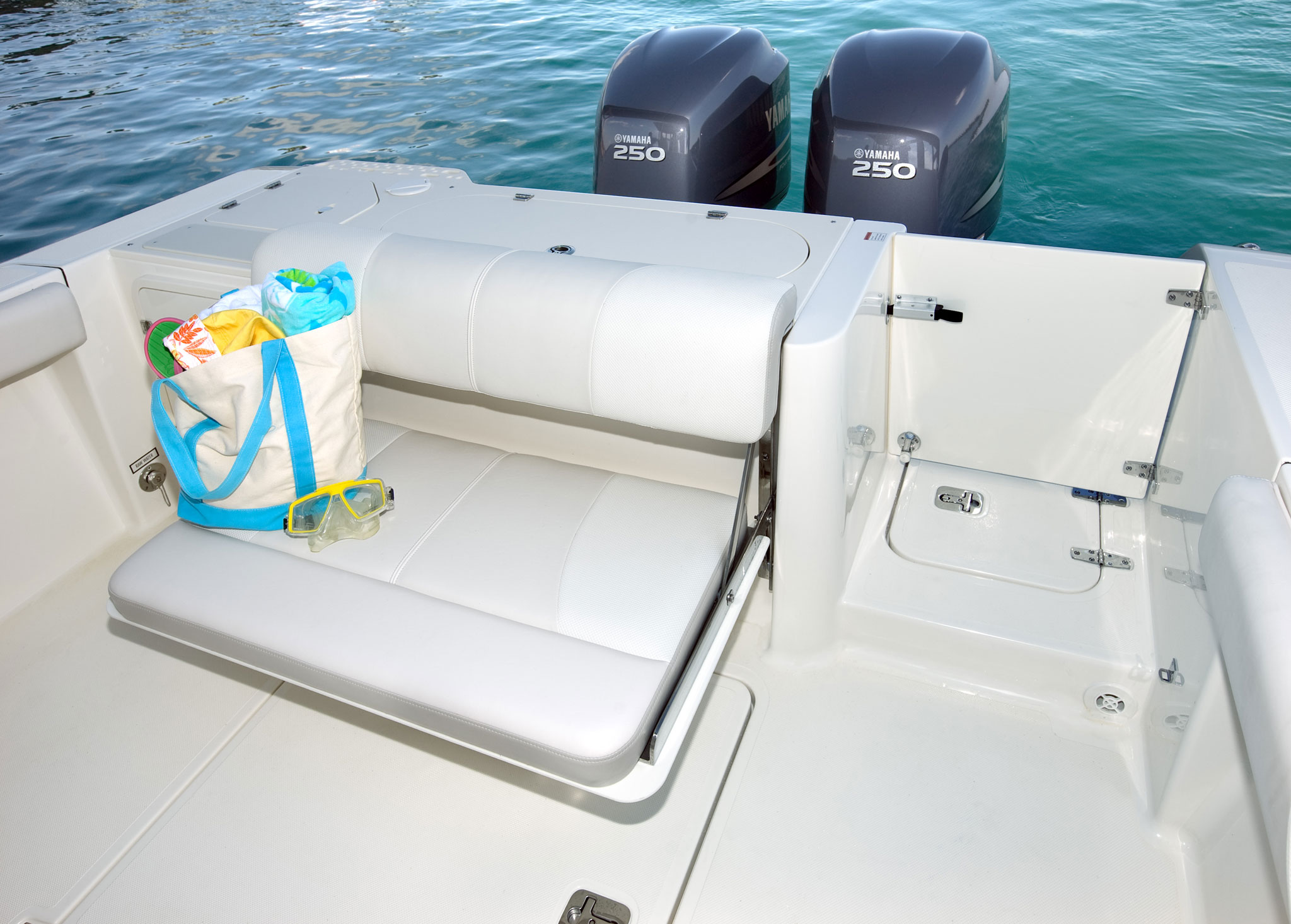 pursuit C 280 CENTER CONSOLE-13