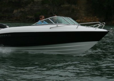 Boats- GRP Atomix 550 S-1